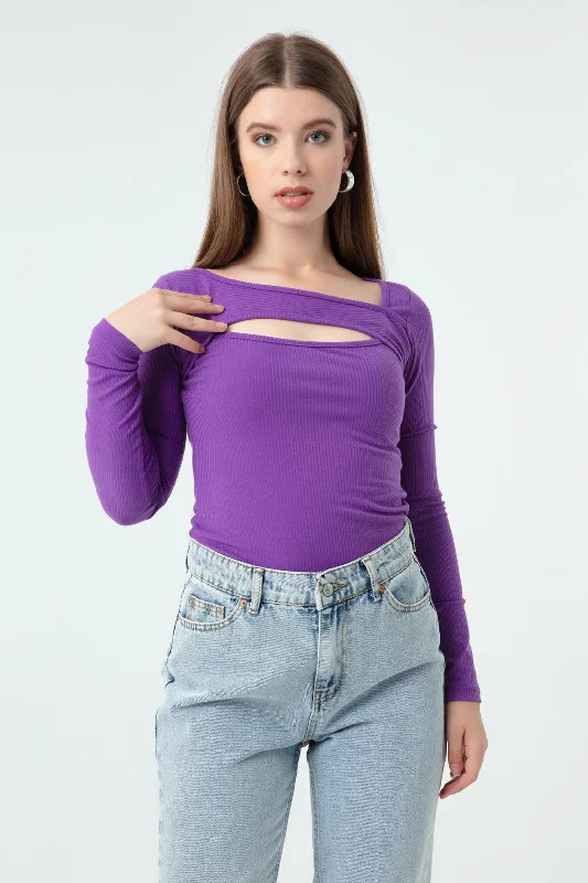 Woman Knitting Blouse Off-Shoulder Wrap Blouse