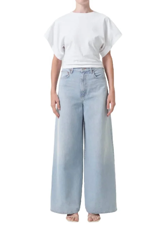 Britt Tee In White Boxy Fit Fitted Loose