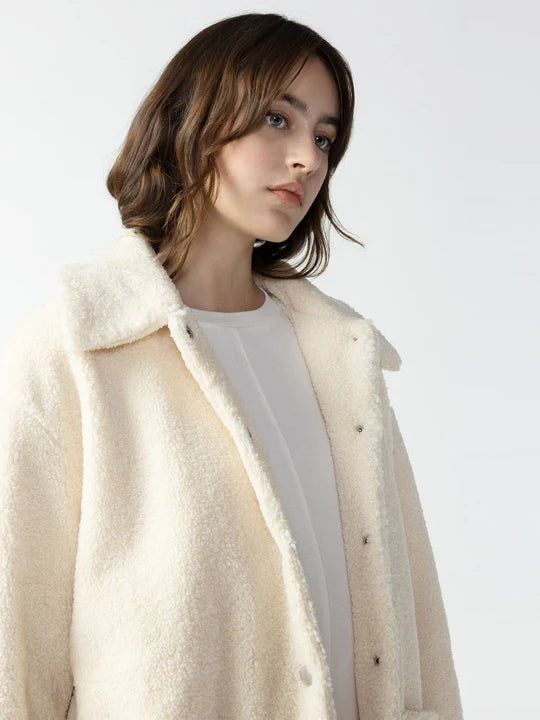Retreat Sherpa Jacket Front Pockets Side Pockets Patch Pockets