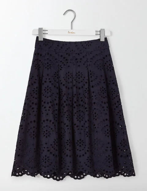 Isadora Broderie Skirt pencil skirt chic